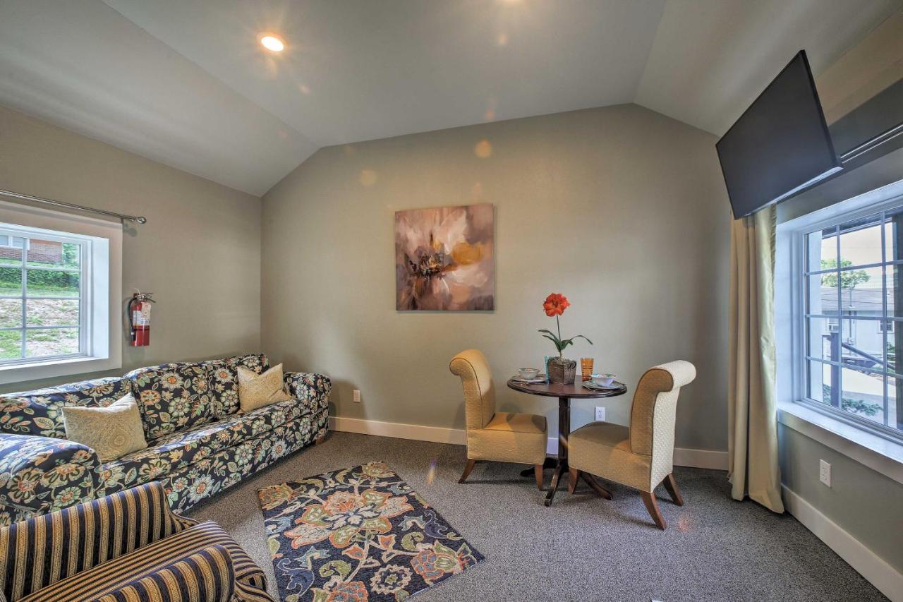 Downtown Branson Cottage With Pool Access! ภายนอก รูปภาพ