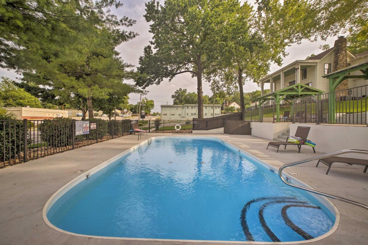 Downtown Branson Cottage With Pool Access! ภายนอก รูปภาพ